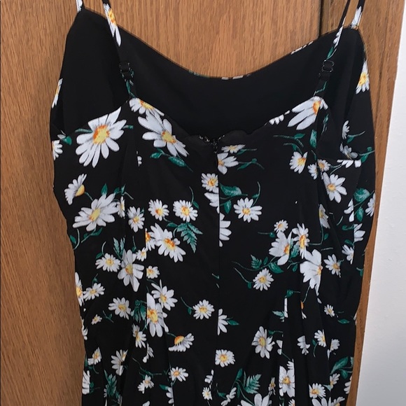 Forever 21 black floral/daisy dress - Picture 3 of 4
